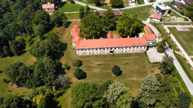 Zračni pogled na dvorac Drašković i perivoj u Velikom Bukovcu