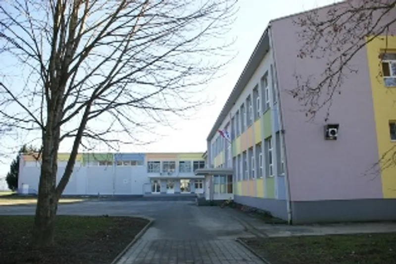 Stara školska zgrada u Velikom Bukovcu