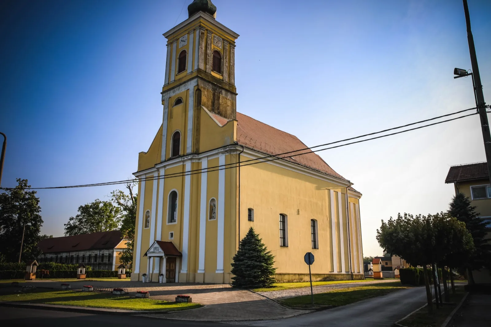 Župna crkva sv. Franje Asiškoga u Velikom Bukovcu, klasicistička crkva iz 1820.
